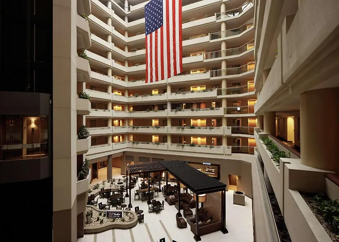 Embassy Suites By Hilton Crystal City National Airport