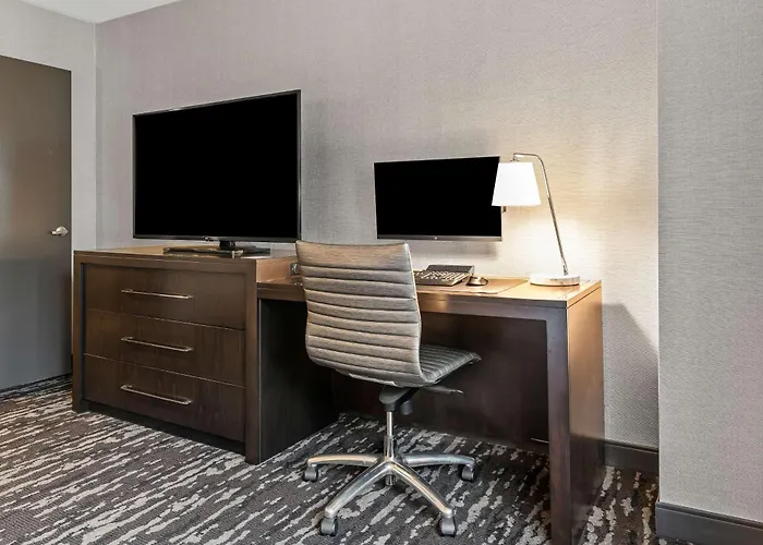 Embassy Suites By Hilton Crystal City National Airport