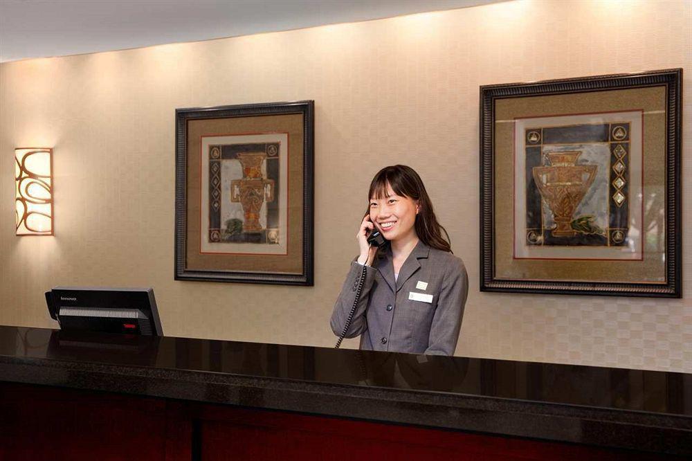 Embassy By Hilton Crystal National Airport Hotel 3*