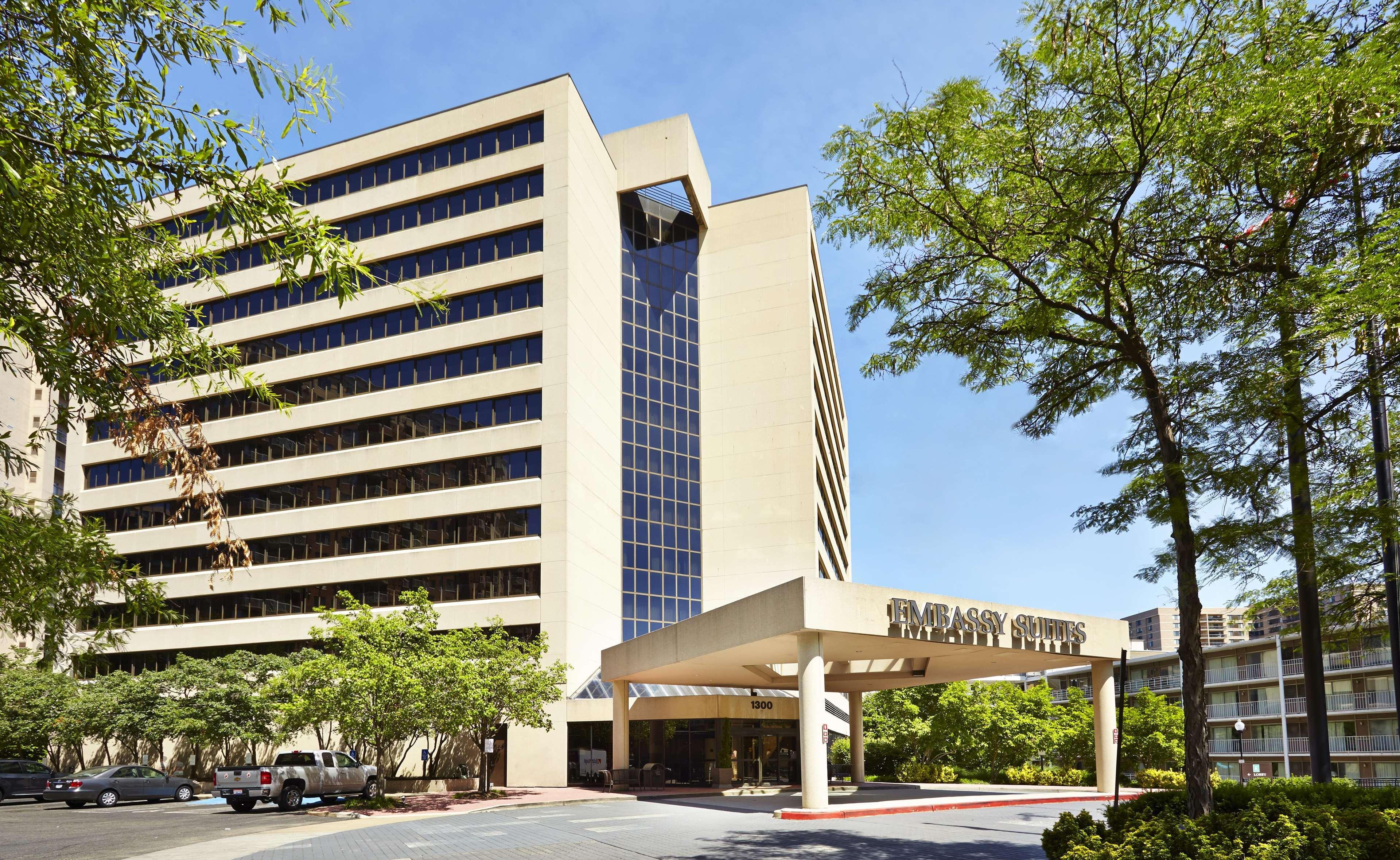 Embassy By Hilton Crystal National Airport Hotel 3*