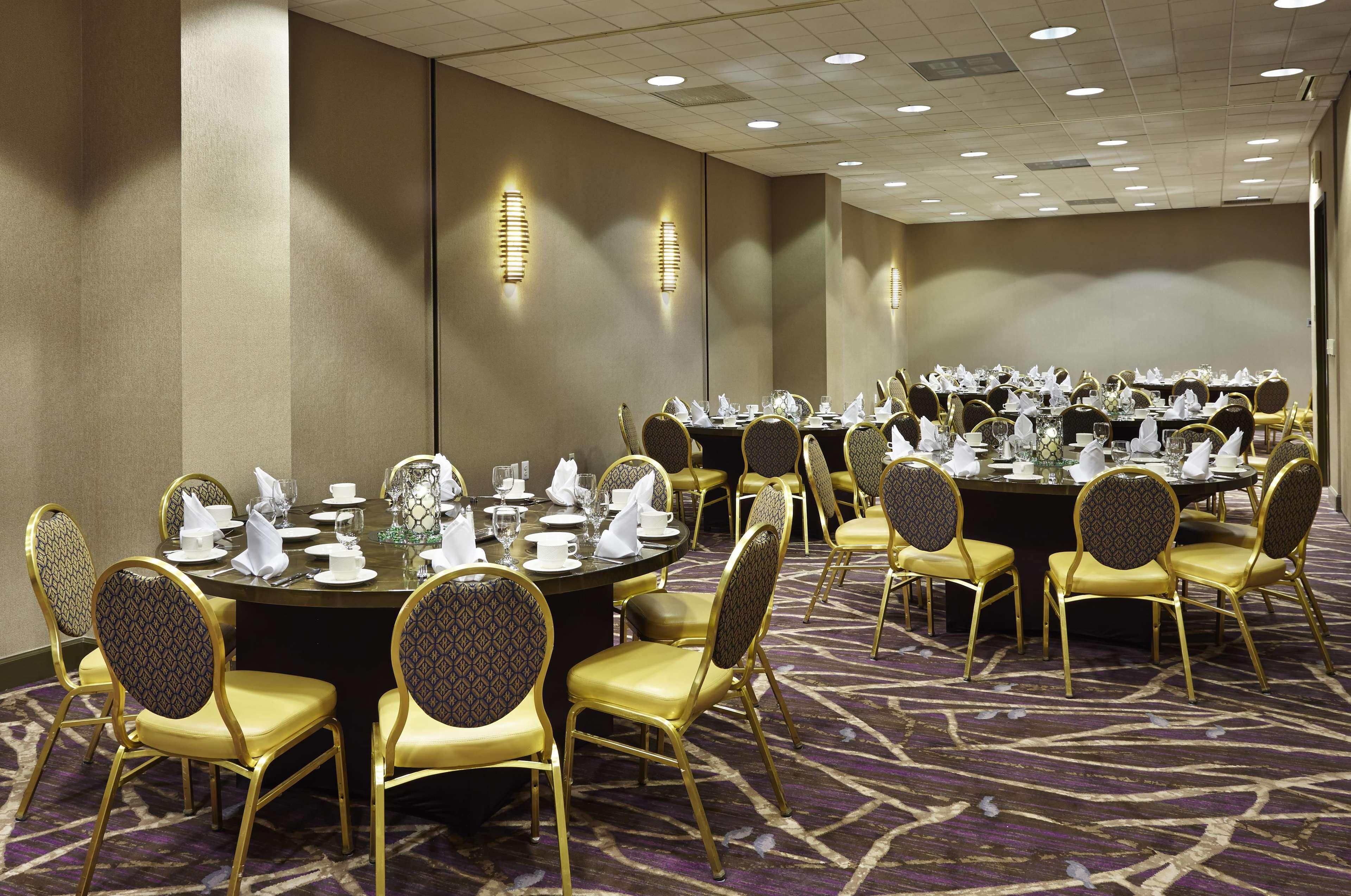 Embassy By Hilton Crystal National Airport Hotel
