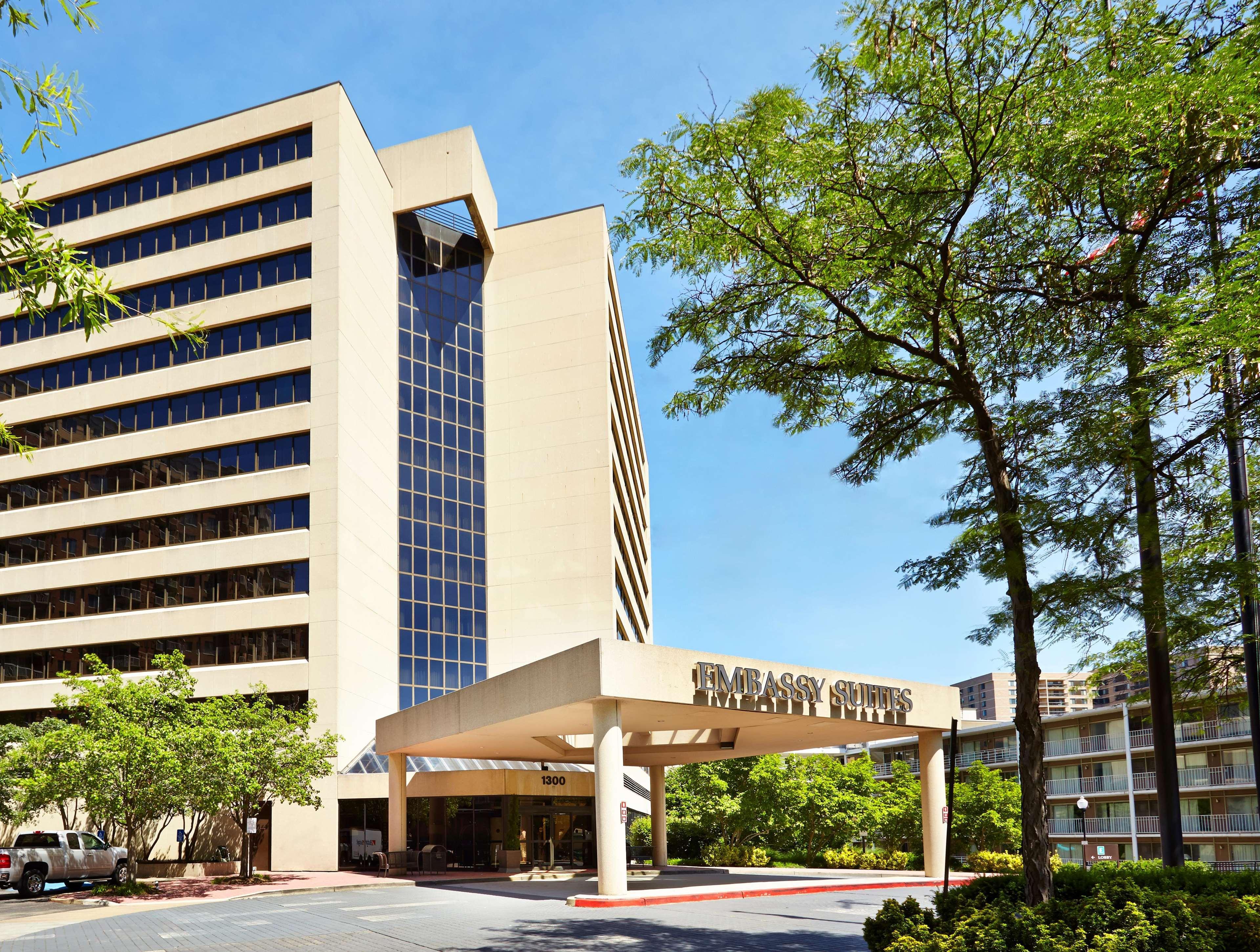 Embassy By Hilton Crystal National Airport 3*