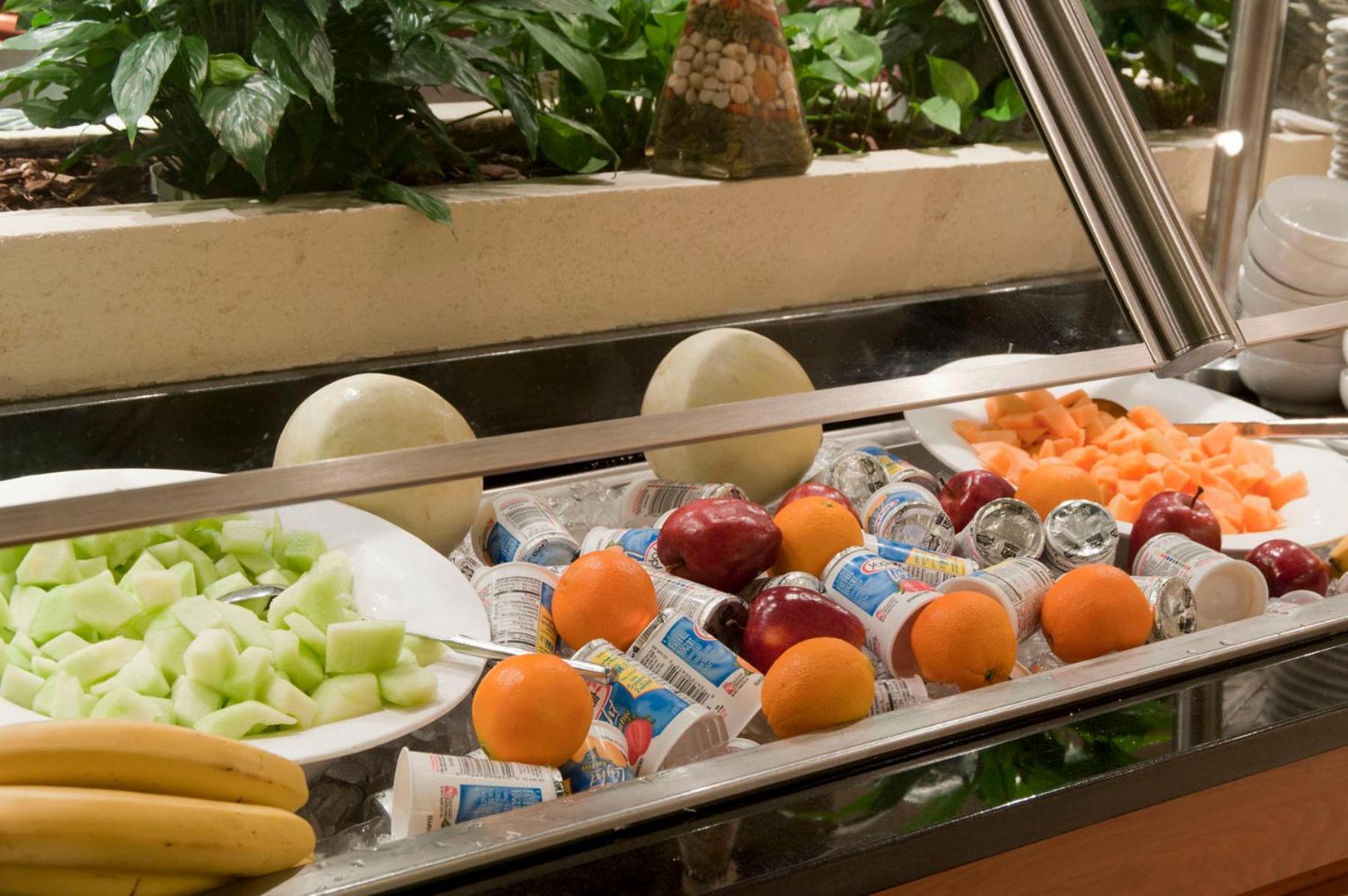 Embassy By Hilton Crystal National Airport Hotel 3*