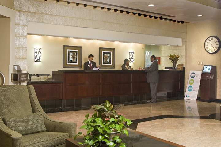 Embassy By Hilton Crystal National Airport