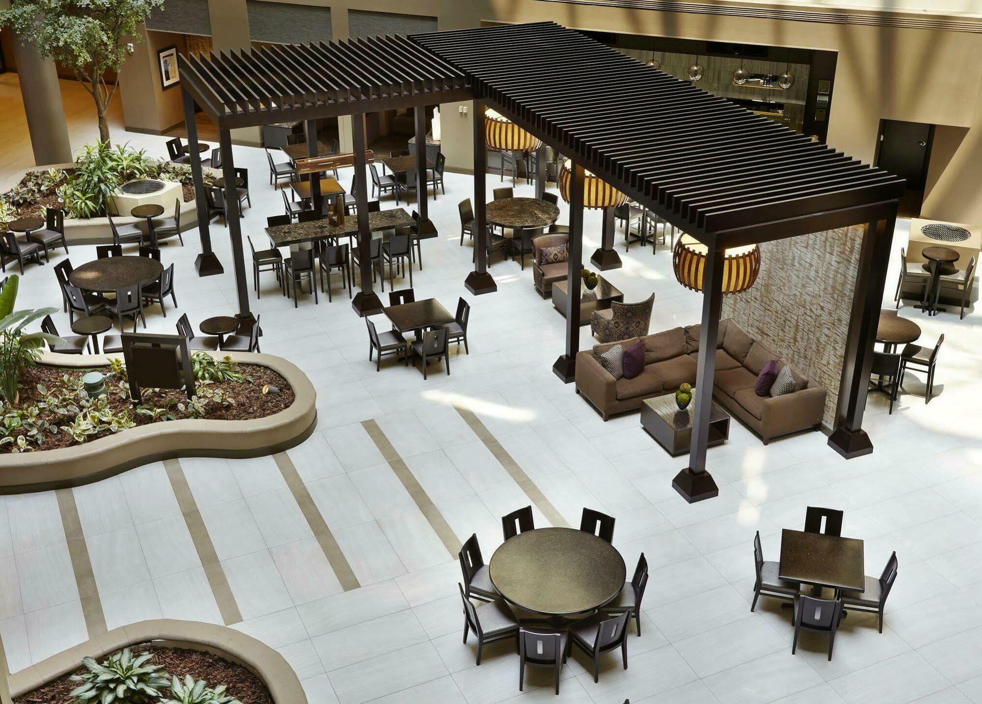 Embassy By Hilton Crystal National Airport Hotel